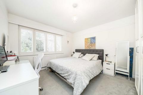 2 bedroom flat for sale, Craneford Way, Twickenham TW2