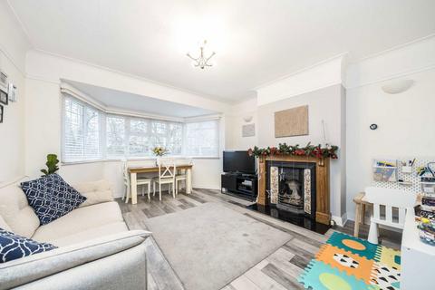 2 bedroom flat for sale, Craneford Way, Twickenham TW2