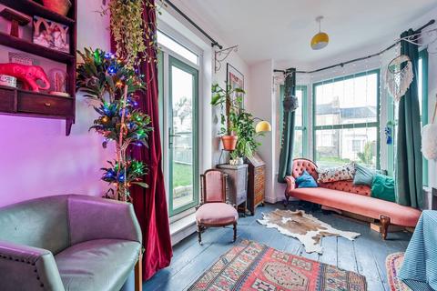 3 bedroom end of terrace house for sale, Tewson Road, Plumstead, London, SE18