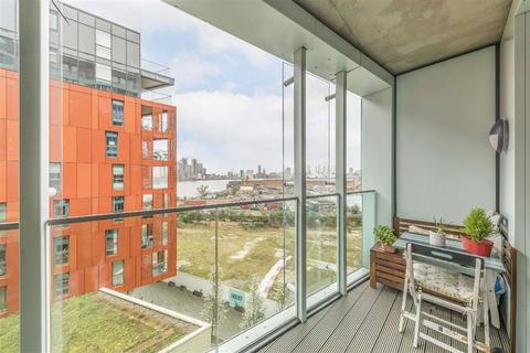 1 bedroom flat for sale, Telegraph Avenue, London SE10