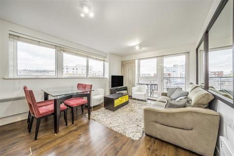 2 bedroom flat for sale, Tarves Way, London SE10