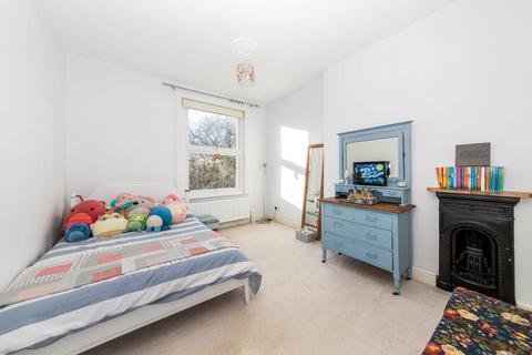 8 Phoenix Road, London, SE20 7BT
