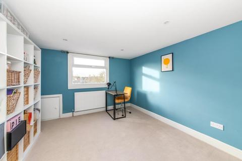 8 Phoenix Road, London, SE20 7BT