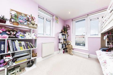 3 bedroom flat for sale, Royal Quarter, Kingston Upon Thames KT2