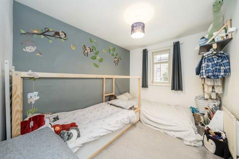 2 bedroom flat for sale, Winery Lane, Kingston Upon Thames KT1