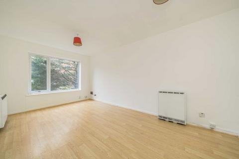 1 bedroom flat for sale, Tithe Barn Close, Kingston Upon Thames KT2