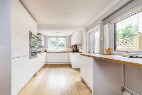 3 bedroom house for sale, Shacklegate Lane, Teddington TW11