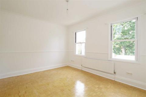 3 bedroom house for sale, Shacklegate Lane, Teddington TW11