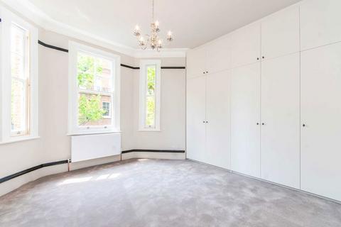 4 bedroom flat to rent, Beaumont Crescent, London W14