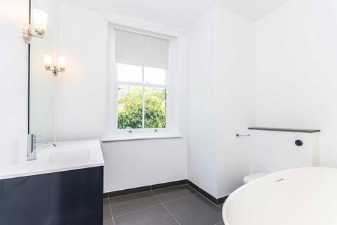 4 bedroom flat to rent, Beaumont Crescent, London W14