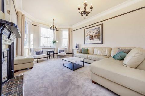 4 bedroom flat to rent, Beaumont Crescent, London W14