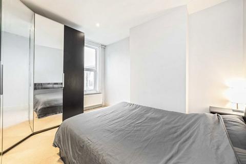 2 bedroom flat for sale, Kingston Road, London SW19