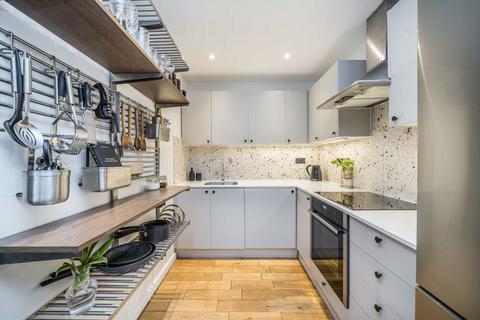 2 bedroom flat for sale, Clapton Square, London E5