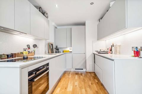 3 bedroom flat to rent, Webber Street, London SE1