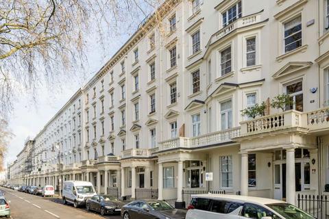 3 bedroom flat for sale, St. Georges Square, London SW1V