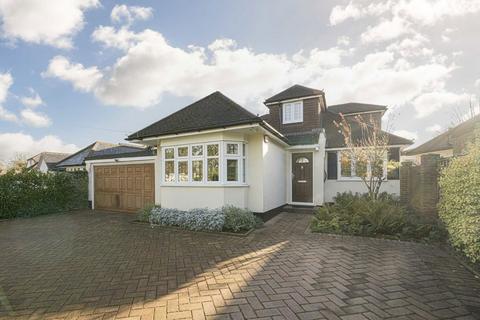 Walton Lane, Weybridge KT13