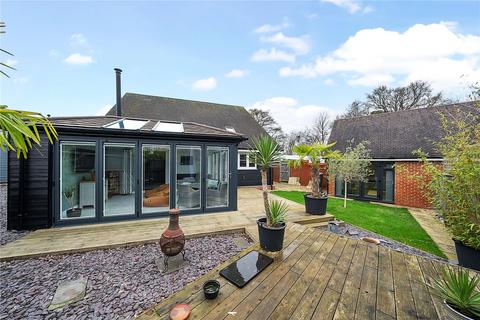 2 bedroom bungalow for sale, Owl Close, Billingshurst, RH14