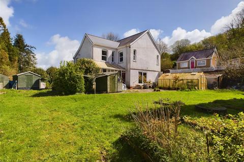 5 bedroom detached house for sale, Heol Capel Ifan, Pontyberem