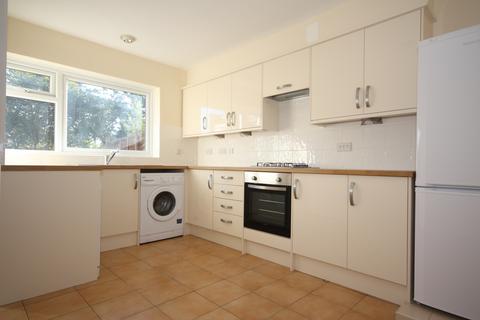 2 bedroom terraced house to rent, Constitution Hill, Woking GU22