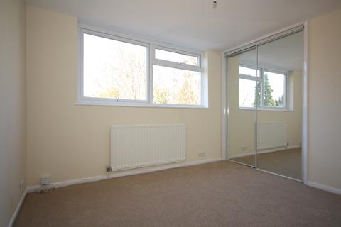 2 bedroom terraced house to rent, Constitution Hill, Woking GU22