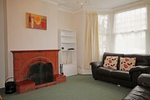 1 bedroom flat to rent, London Road, Twickenham TW1