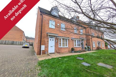 4 bedroom townhouse to rent, Haddon Road, Grantham, NG31