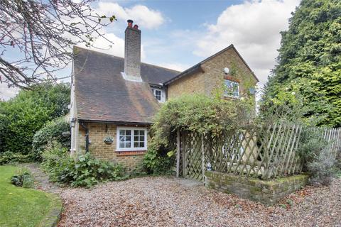 4 bedroom semi-detached house for sale, Round Street, Sole Street, Kent, DA13