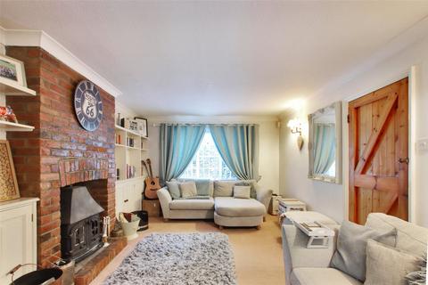 4 bedroom semi-detached house for sale, Round Street, Sole Street, Kent, DA13