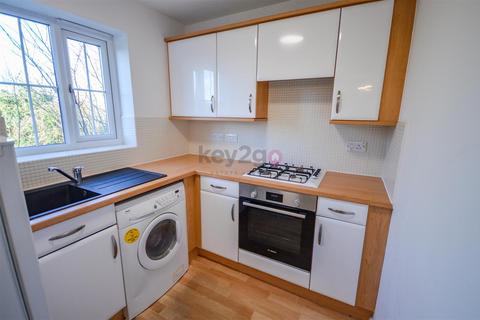 2 bedroom flat to rent, Kyle Close, Renishaw, Sheffield