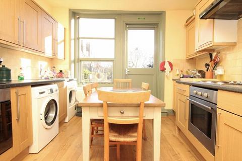 Flat to rent, Elder Avenue, London N8