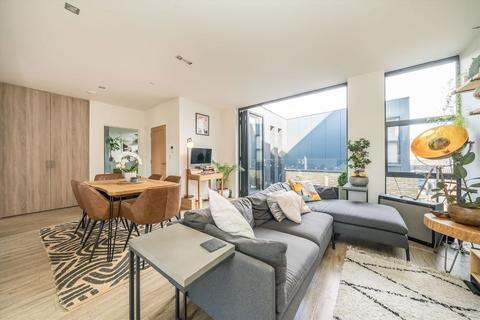 2 bedroom flat for sale, St. Andrew's Road, Surbiton KT6