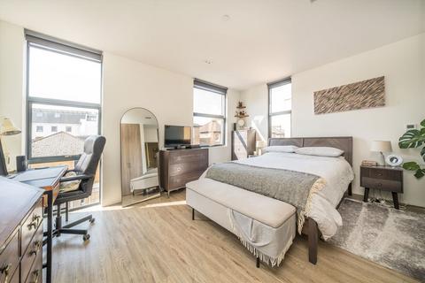 2 bedroom flat for sale, St. Andrew's Road, Surbiton KT6