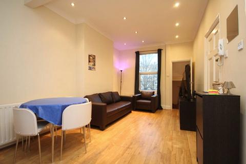 2 bedroom flat to rent, Sulgrave Road, London W6