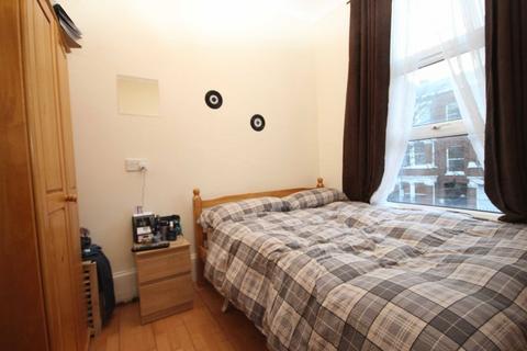 2 bedroom flat to rent, Sulgrave Road, London W6