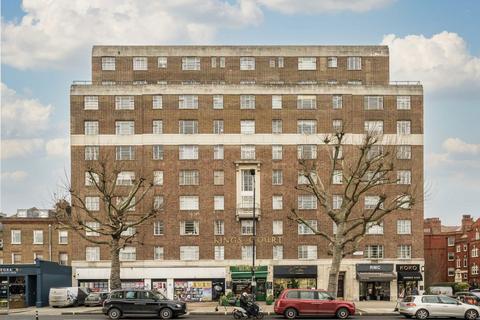 Studio to rent, Hamlet Gardens, London W6