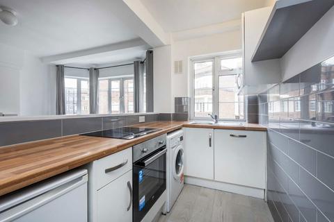 4 bedroom flat to rent, Chiswick Village, London W4