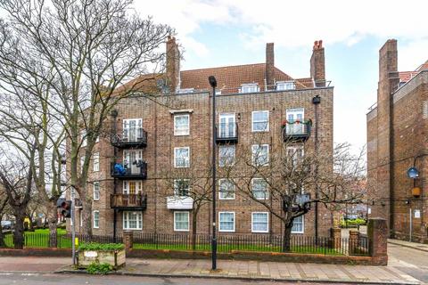 3 bedroom flat for sale, New Park Road, London SW2