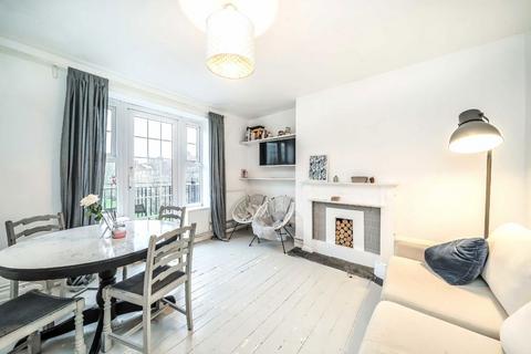 3 bedroom flat for sale, New Park Road, London SW2