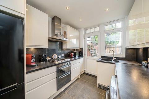 2 bedroom flat for sale, Godley Road, London SW18