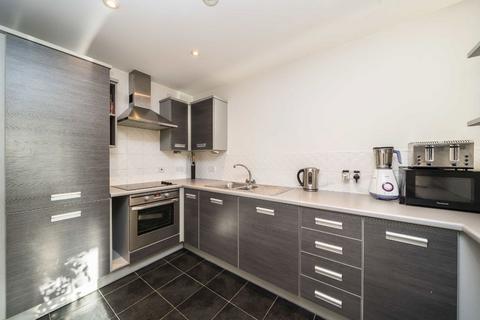 1 bedroom flat for sale, Osiers Road, London SW18