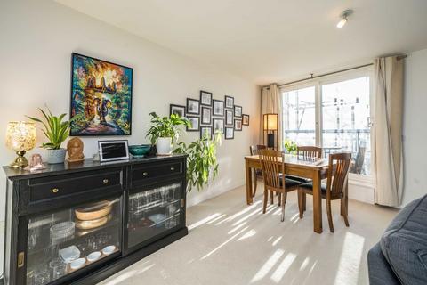 1 bedroom flat for sale, Osiers Road, London SW18