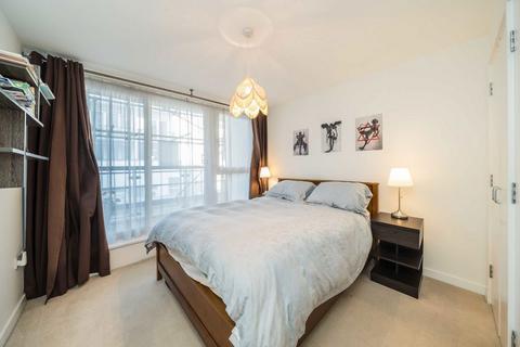 1 bedroom flat for sale, Osiers Road, London SW18