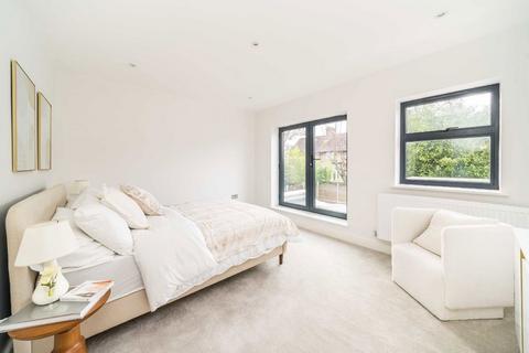 3 bedroom terraced house for sale, Rural Way, Streatham SW16