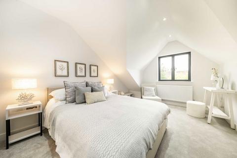 3 bedroom flat for sale, Rural Way, London SW16