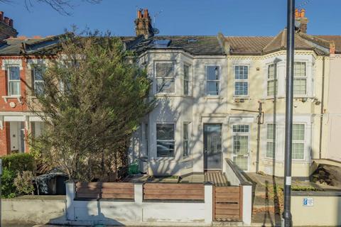 18 Manor Road, London, W13 0JA