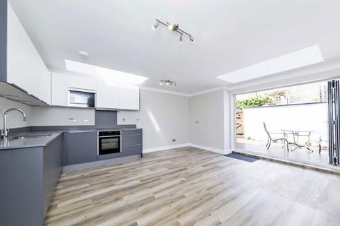 18 Manor Road, London, W13 0JA
