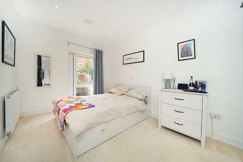 1 bedroom flat for sale, Hartfield Road, London SW19