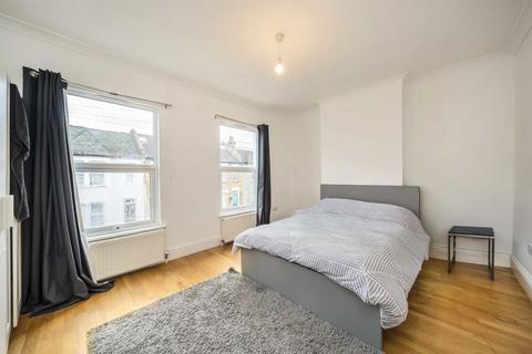 4 bedroom house for sale, Parkleigh Road, London SW19