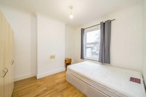 3 bedroom house for sale, Parkleigh Road, London SW19