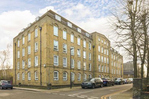 2 bedroom flat to rent, Reardon Path, London E1W